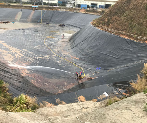 交口废水池清理
